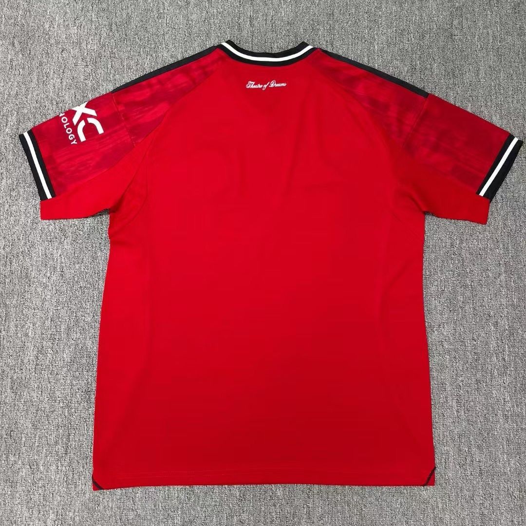 Manchester United 2025/26 Home jersey