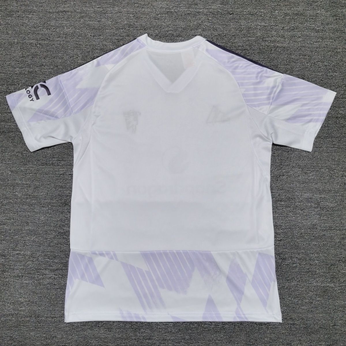 ‎‏Manchester United 2025/26 away jersey